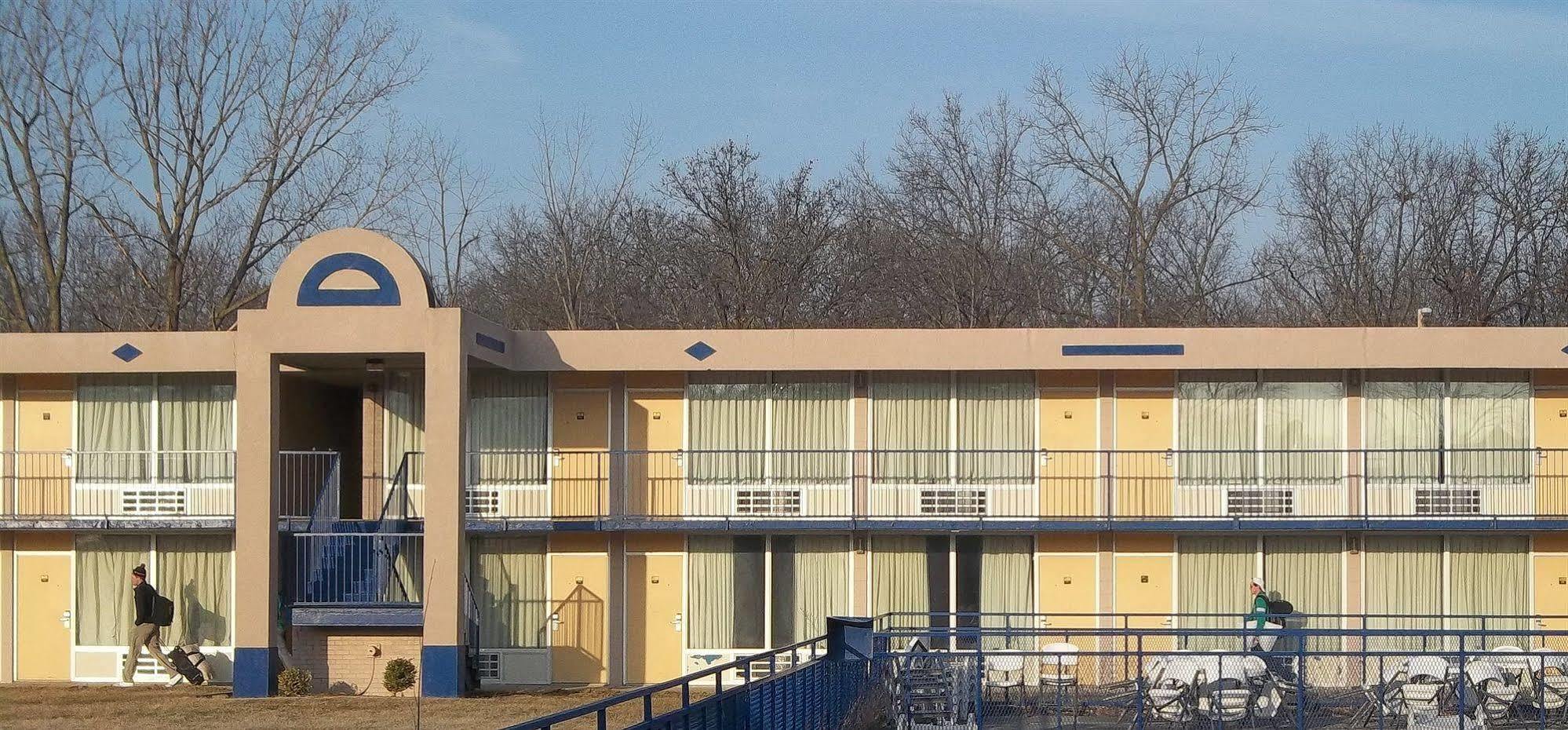 Macomb Inn Exterior foto